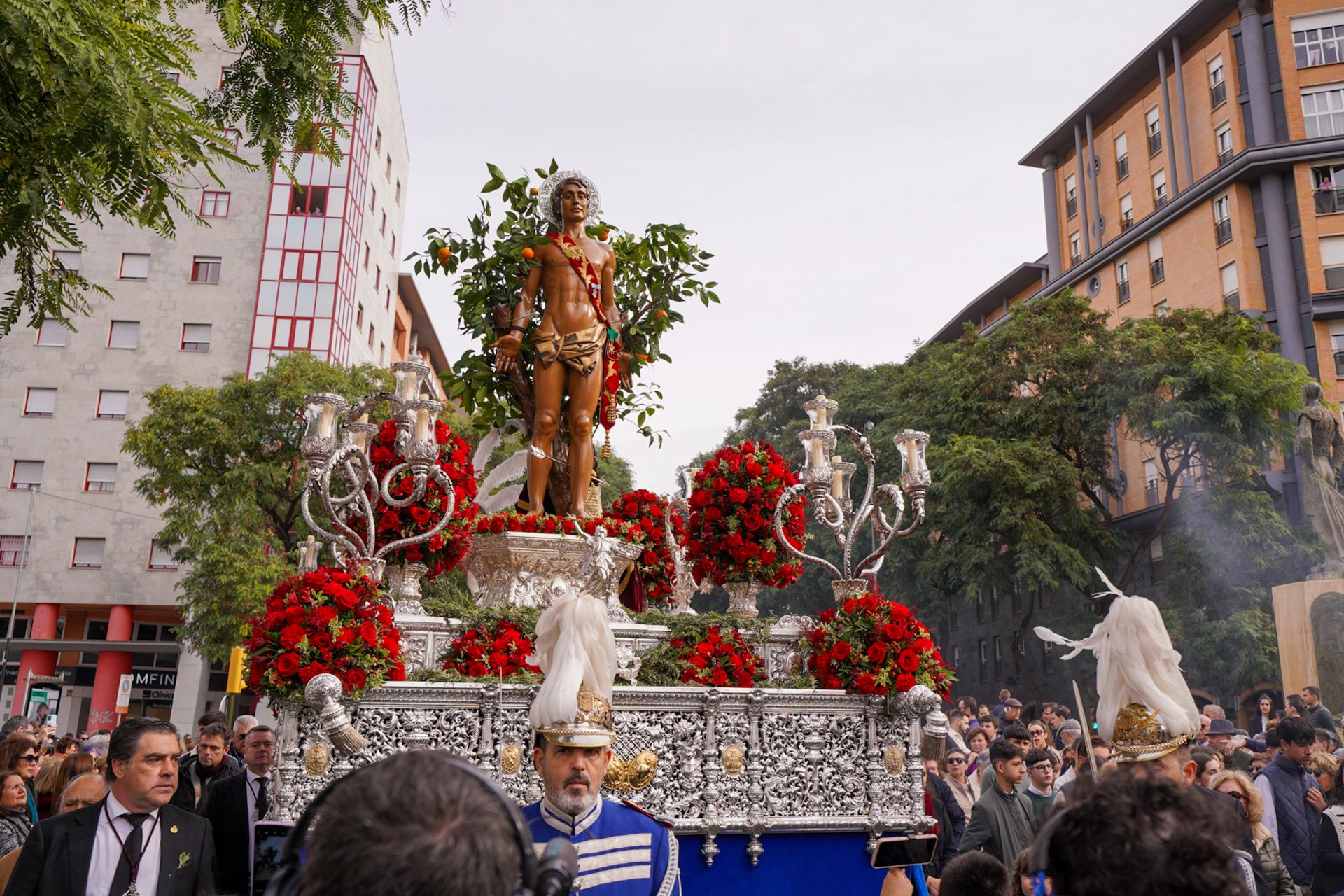 La procesión de San Sebastián por Huelva, en imágenes