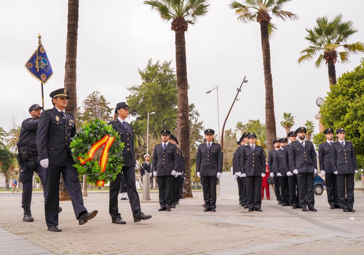 Momento del homenaje a los caídos en el acto de esta mañana