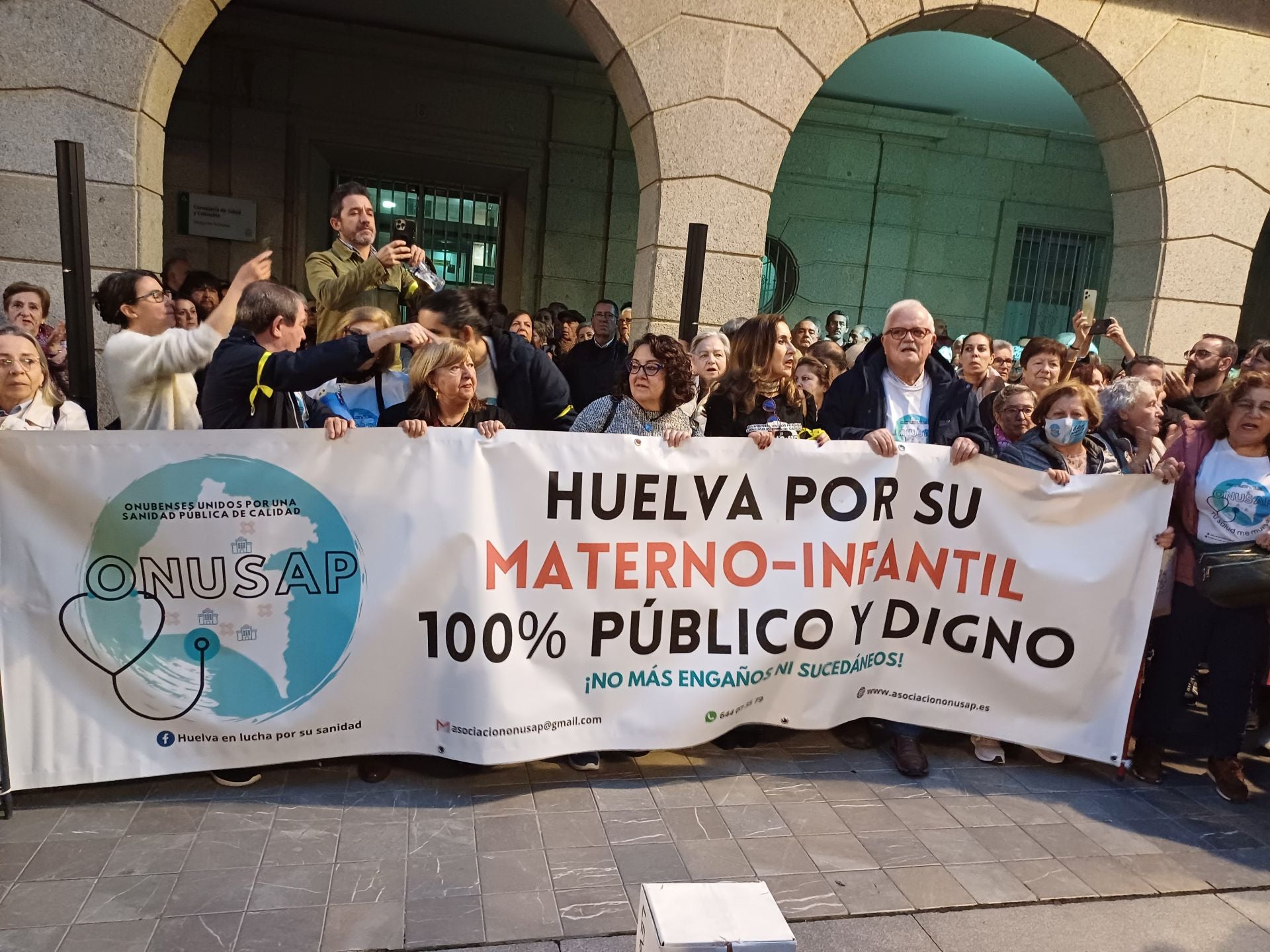 Todas las imágenes de la manifestación por la sanidad pública de Huelva