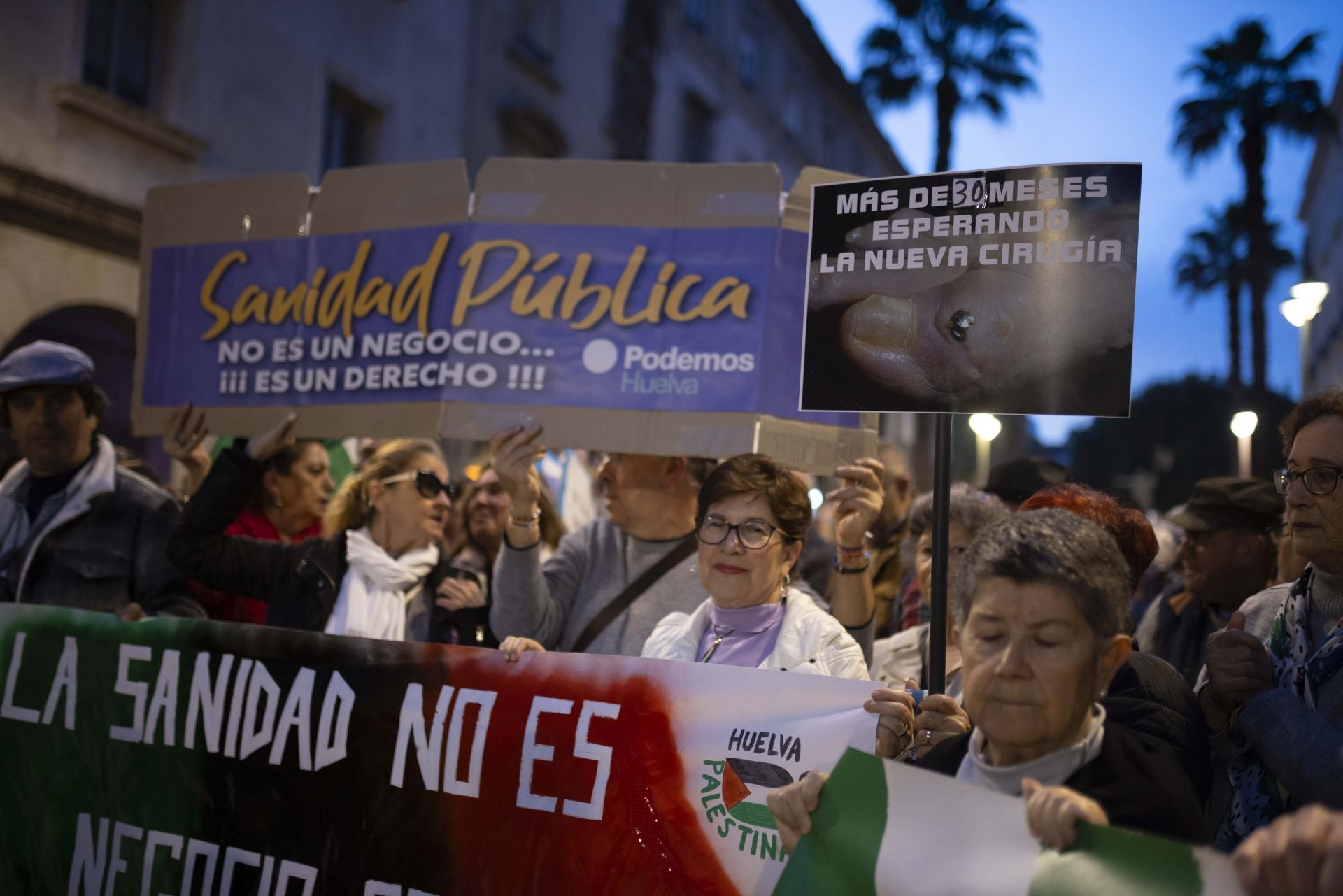 Todas las imágenes de la manifestación por la sanidad pública de Huelva