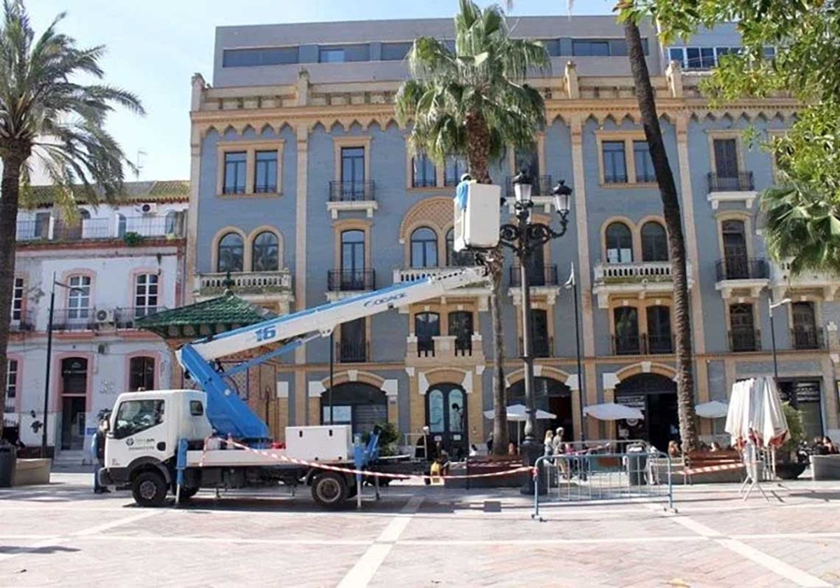 El Ayuntamiento  anunció en 2021 la instalación de cámaras  en las farolas de la plaza de Las Monjas, que no funcionan