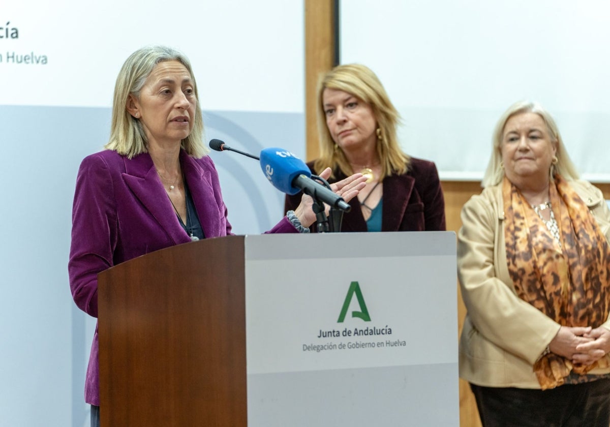 Rocío Hernández, consejera de Salud, presentando este lunes el Hospital Materno Infantil de Huelva