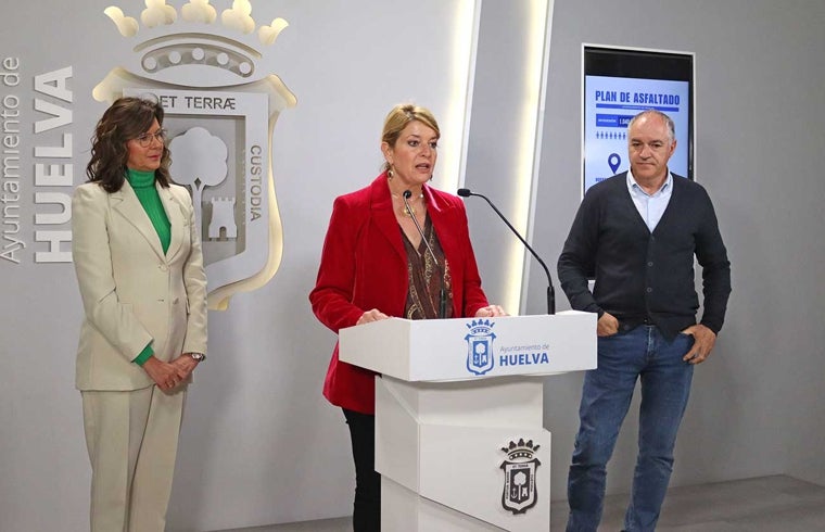 La alcaldesa presenta el plan de asfaltado