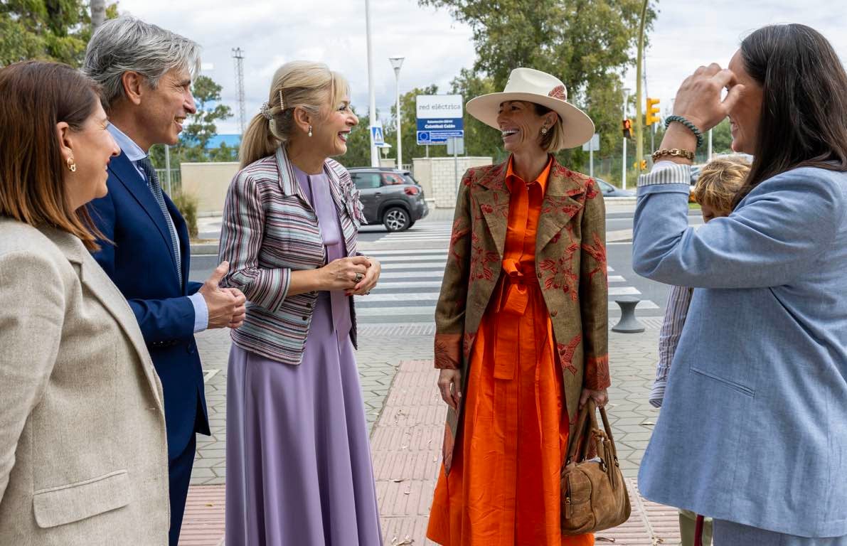 La inauguración de la escultura a Miss Whitney, en imágenes