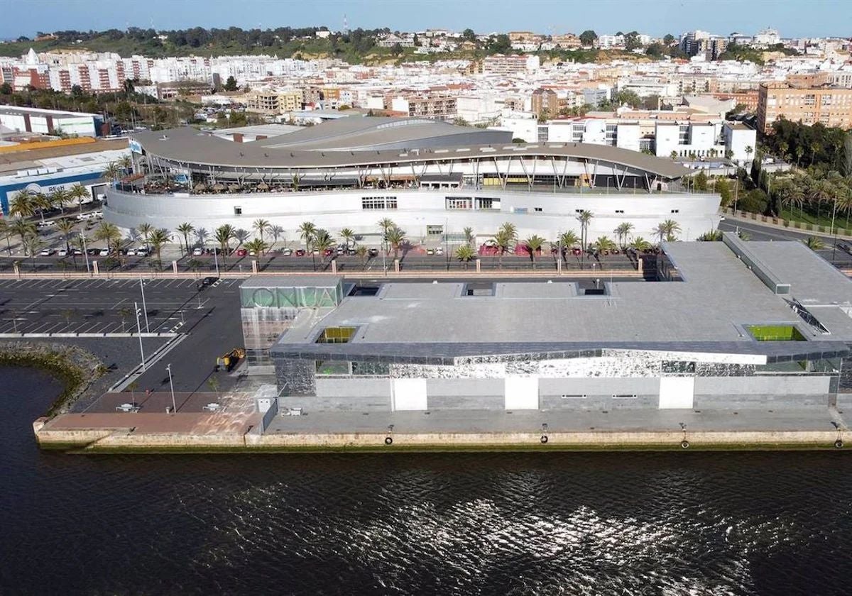 La obra del nuevo pantalán pesquero junto a la lonja de Huelva estará lista en breve