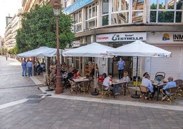 El Ayuntamiento de Huelva quiere modificar la tasa de veladores: cobraría por metro cuadrado de ocupación, no por mesas