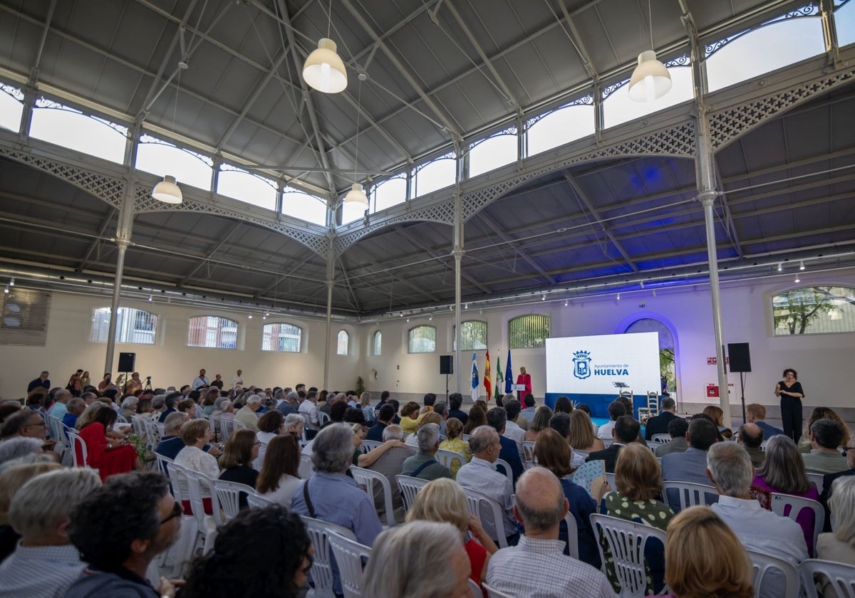 Un gran número de onubenses, en la inauguración del nuevo espacio Santa Fe