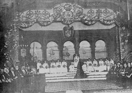 Imagen secundaria 1 - Tres imágenes del Teatro Mora