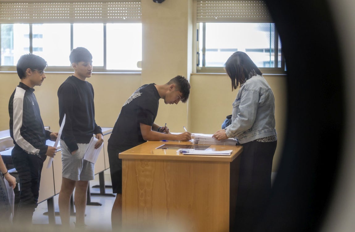 El inicio de la Selectividad 2025 en Huelva, en imágenes