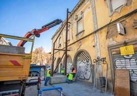 El equipo de gobierno lleva a pleno propuestas para generar aparcamientos en la plaza del Punto y La Merced