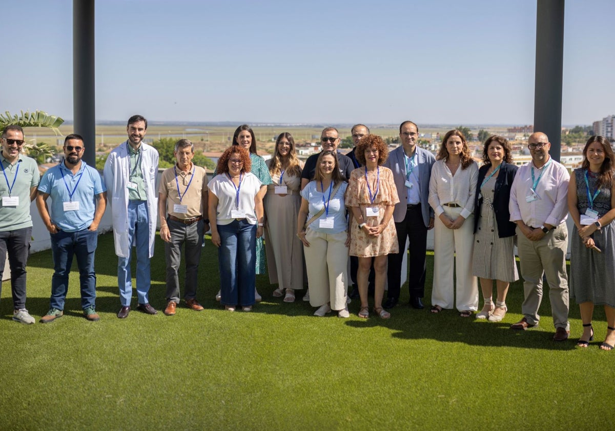 Imagen de los participantes en el foro
