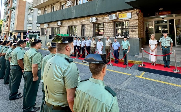 Imagen principal - La Guardia Civil de Huelva homenajea a los agentes víctimas de terrorismo