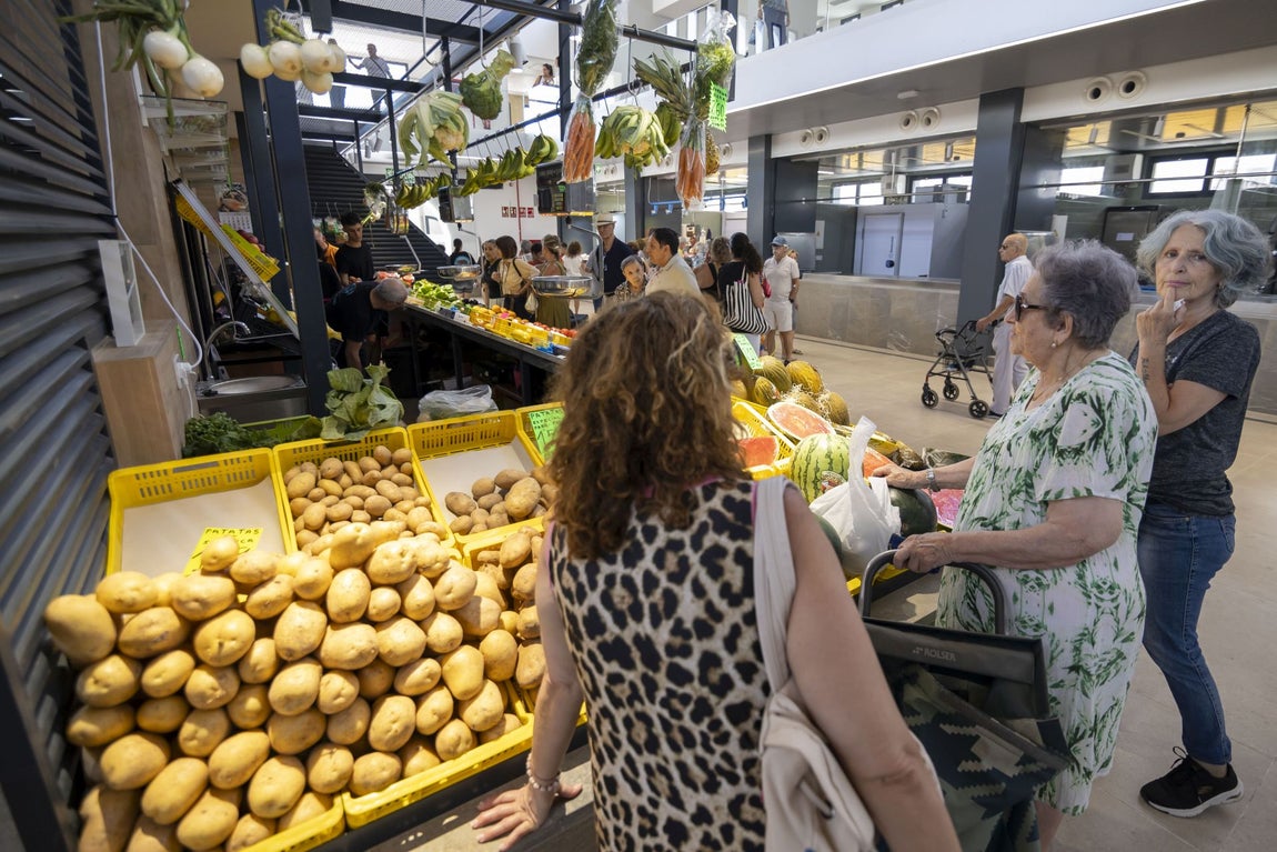 La esperada reapertura del Mercado de San Sebastián, en imágenes