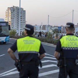 Agentes desplegados en el recinto colombino