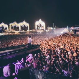 El espacio de conciertos se quedó pequeño este viernes en Colombinas