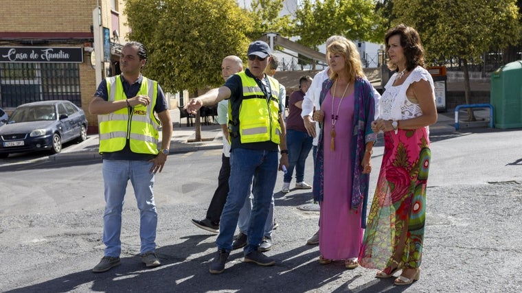 Comienza en La Orden un plan de asfaltado que llegará a 12 barrios de Huelva en las próximas 9 semanas