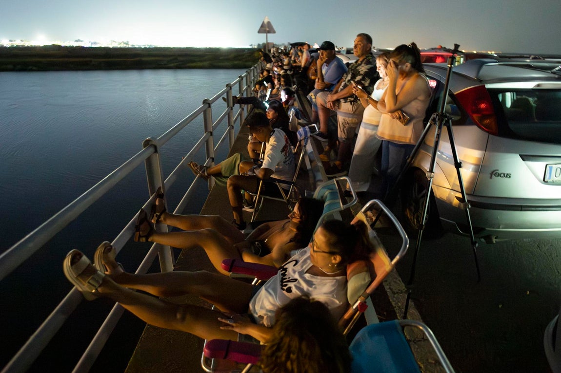 El espectáculo de fuegos artificiales que cerró las Colombinas, en imágenes