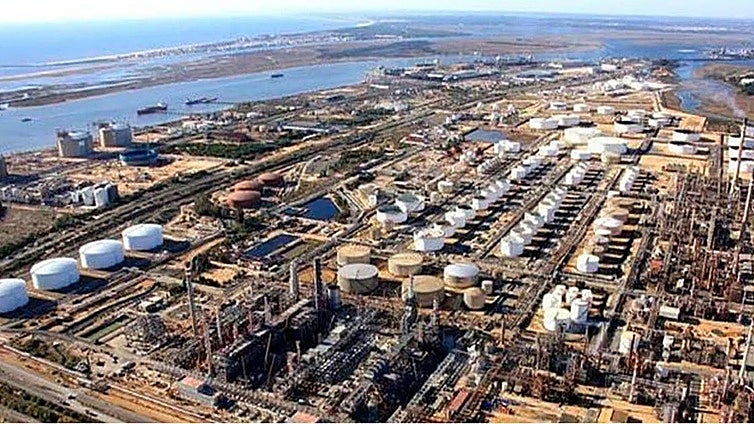 El Polo Químico de Huelva, en el punto de mira por la subida del nivel del mar