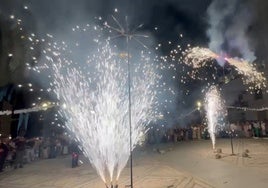 Así han sido los fuegos artificiales 'silenciosos' que han despedido a la Virgen de la Cinta en San Pedro
