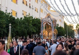 La Hermandad de Huelva llevó su Rocío de Esperanza al barrio de los Rosales