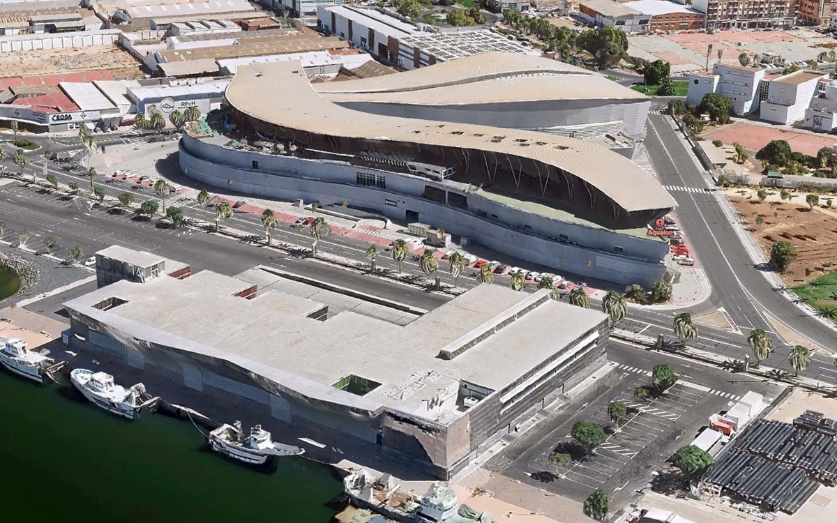 La fachada del edificio que da a la ría podría sufrir una transformación radical