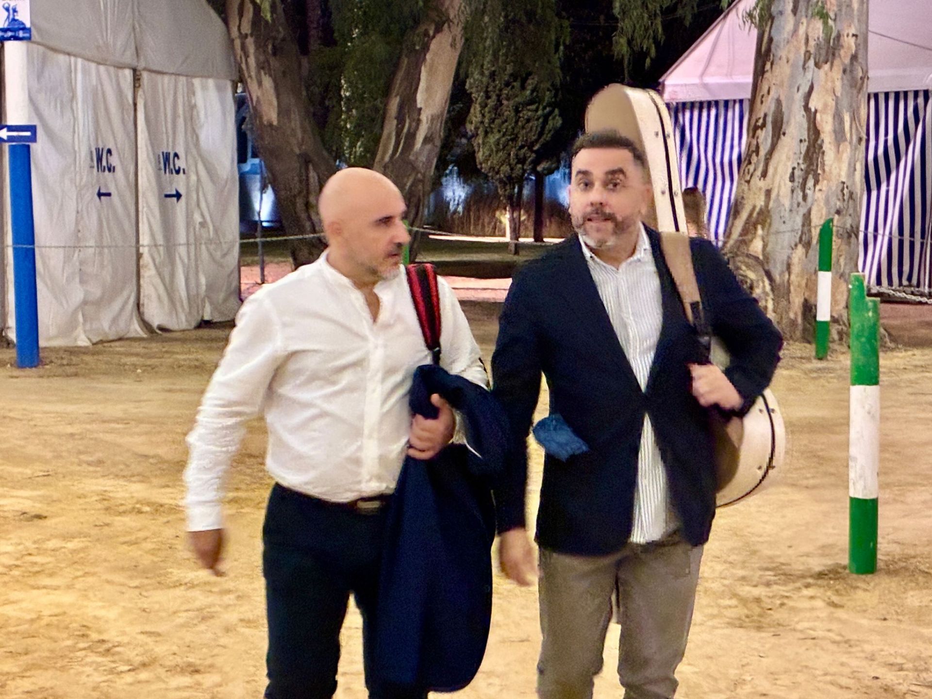 La cena del choquito frito en la Feria del Caballo de Huelva, en imágenes