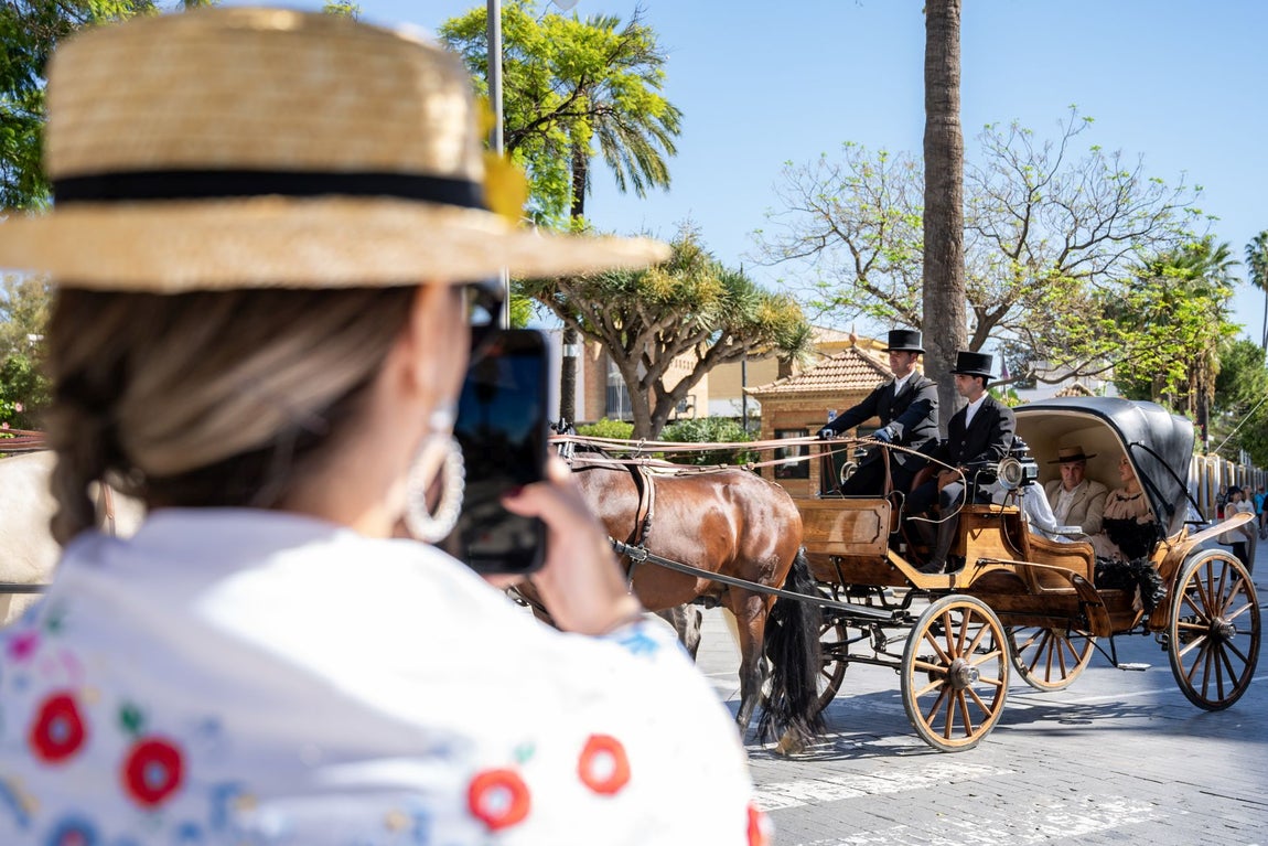 Las mejores imágenes del paseo de enganches de la Feria del Caballo de Huelva