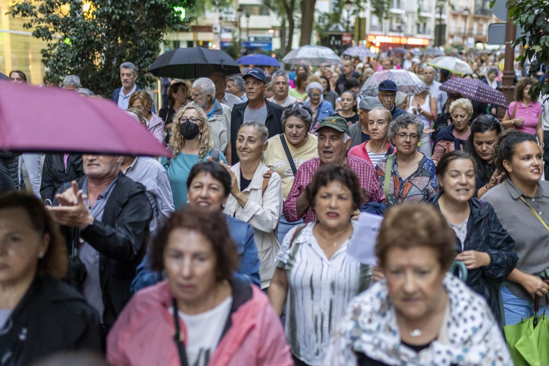 Las imágenes de la nueva manifestación por la sanidad pública de Huelva