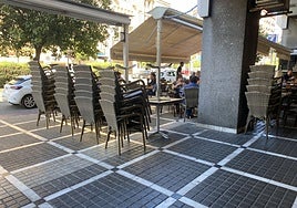 Los hosteleros de Huelva avisan que habrá negocios que no podrán seguir con la nueva ordenanza de veladores: «No es sencillo mantenerse con apenas cuatro mesas en la calle»