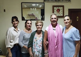 Angelita, en el centro, y sus cuatro hijas: Virginia, Ana, la matriarca, Rosario y Ángeles