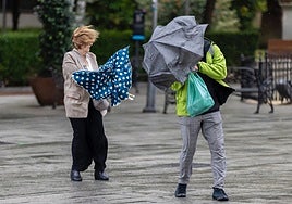 Aviso naranja en Huelva: Rachas de viento por encima de 70 kilómetros marcan las primeras horas de la jornada