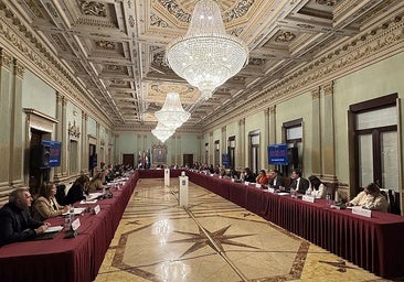 Imagen de archivo del pleno del Ayuntamiento de Huelva