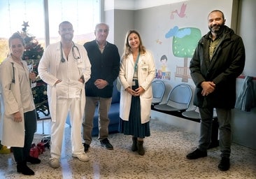 Fundación Atalaya llena de color el área materno infantil del Hospital de Riotinto