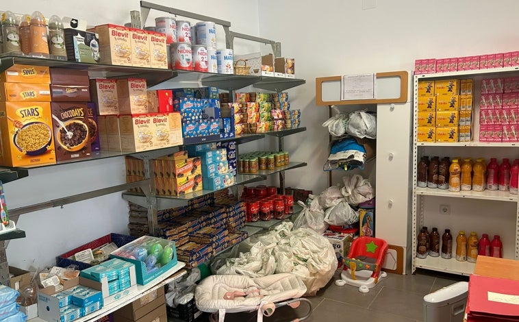 Imagen principal - Más de tres décadas tejiendo segundas oportunidades desde ASPREATO Huelva