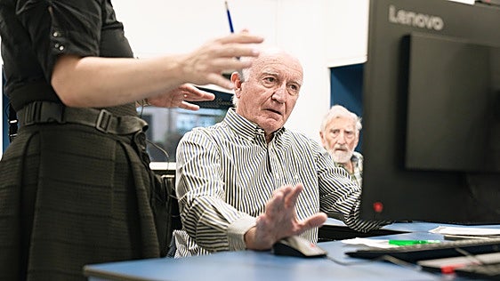 Más de 2.900 personas mayores se han formado con el proyecto Competencias Digitales +60 en Andalucía