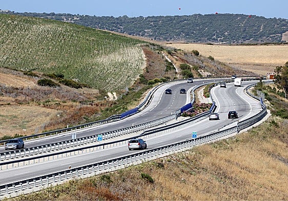 La DGT explica el significado de la nueva señal que podrás ver en las carreteras este verano