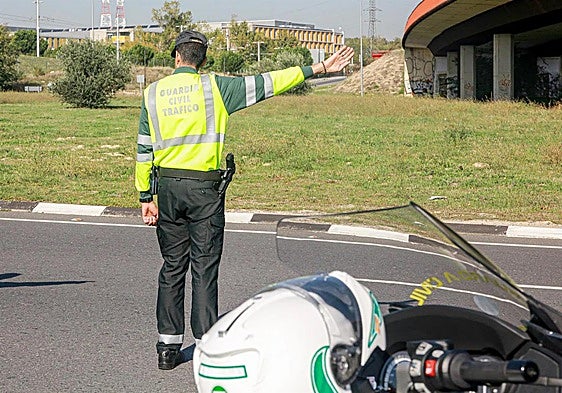 La DGT lo deja claro: la multa por llevar este accesorio en el coche es de 400 euros