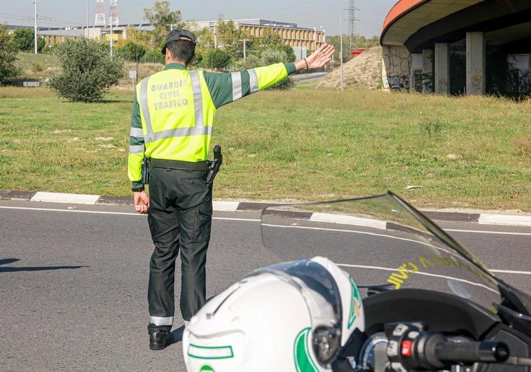 La DGT lo deja claro: la multa por llevar este accesorio en el coche es de 400 euros