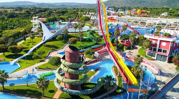 Atracciones y toboganes en Aquashow Park Hotel