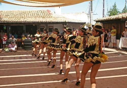 250 danzadores de cuatro continentes participarán en el XXXV Festival de Danzas de Villablanca
