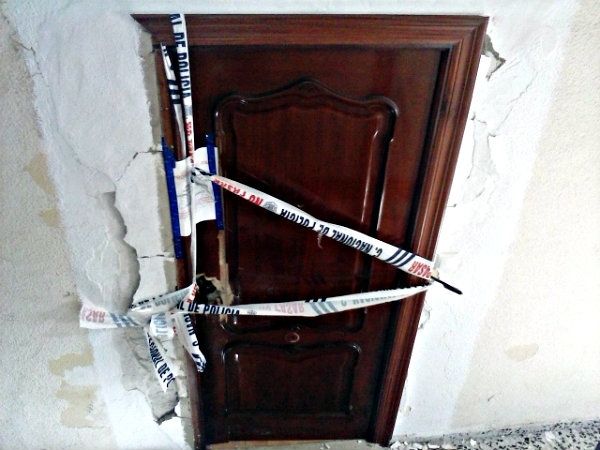 Ingresado en la UCI un presunto maltratador tras caer desde un tercer piso al huir de la Policía
