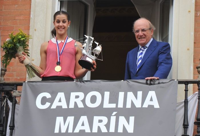 Carolina Marín también recibe el cariño de Huelva en el Ayuntamiento