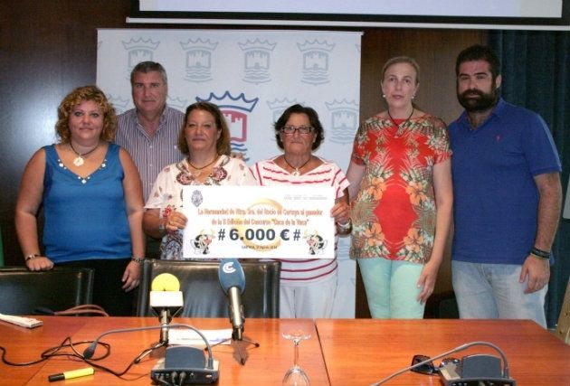 La Hermandad del Rocío de Cartaya entrega los 6.000 euros de la ‘Caca de la Vaca’