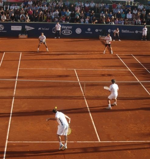 El dúo Bruguera-Costa se impone a Costa-S.Vicario en un duelo de calidad y buen humor (6-2, 4-6 (10-7))