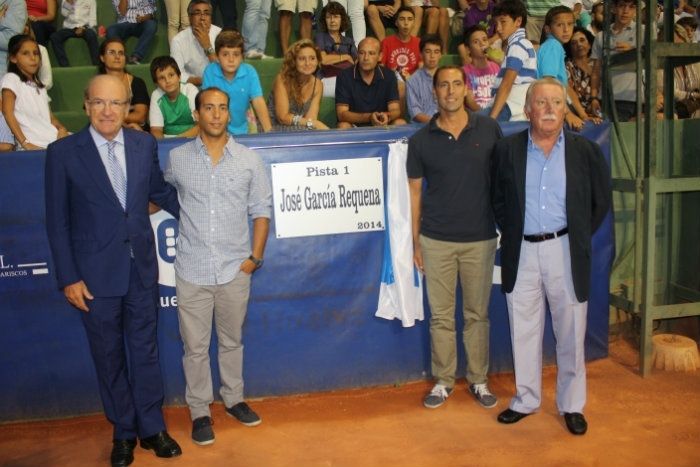 Emoción compartida ante los grandes recuerdos de José García Requena