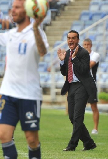 Oltra: 'Vi bien al equipo en ataque y por eso no saqué antes a Rubén Mesa'
