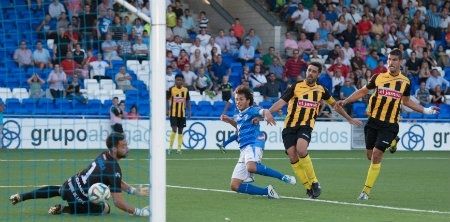 Maxi prolonga el maleficio del San Roque en Lucena (2-1)