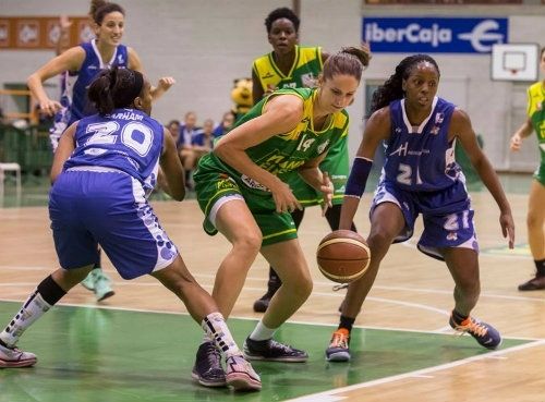 Traspiés en el debut del Conquero (79-66)