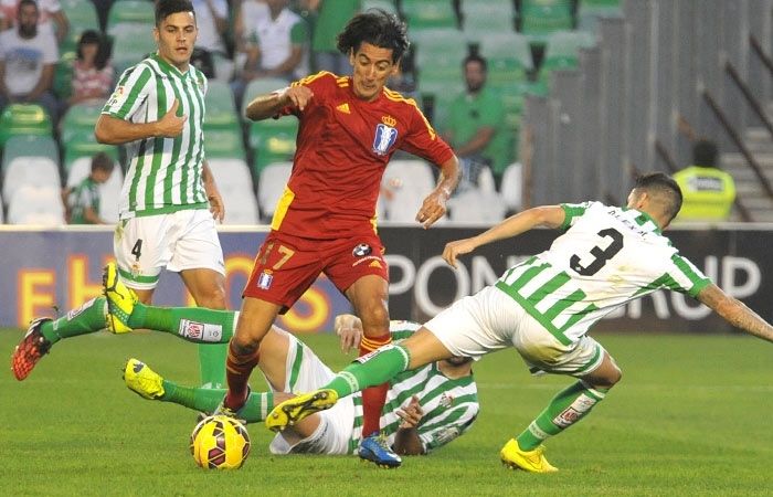 El Decano acaba con la cara roja en el Villamarín (3-2)