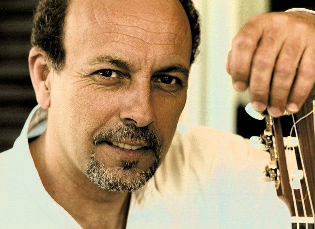 Javier Ruibal actúa este jueves en el Teatro del Mar de Punta Umbría